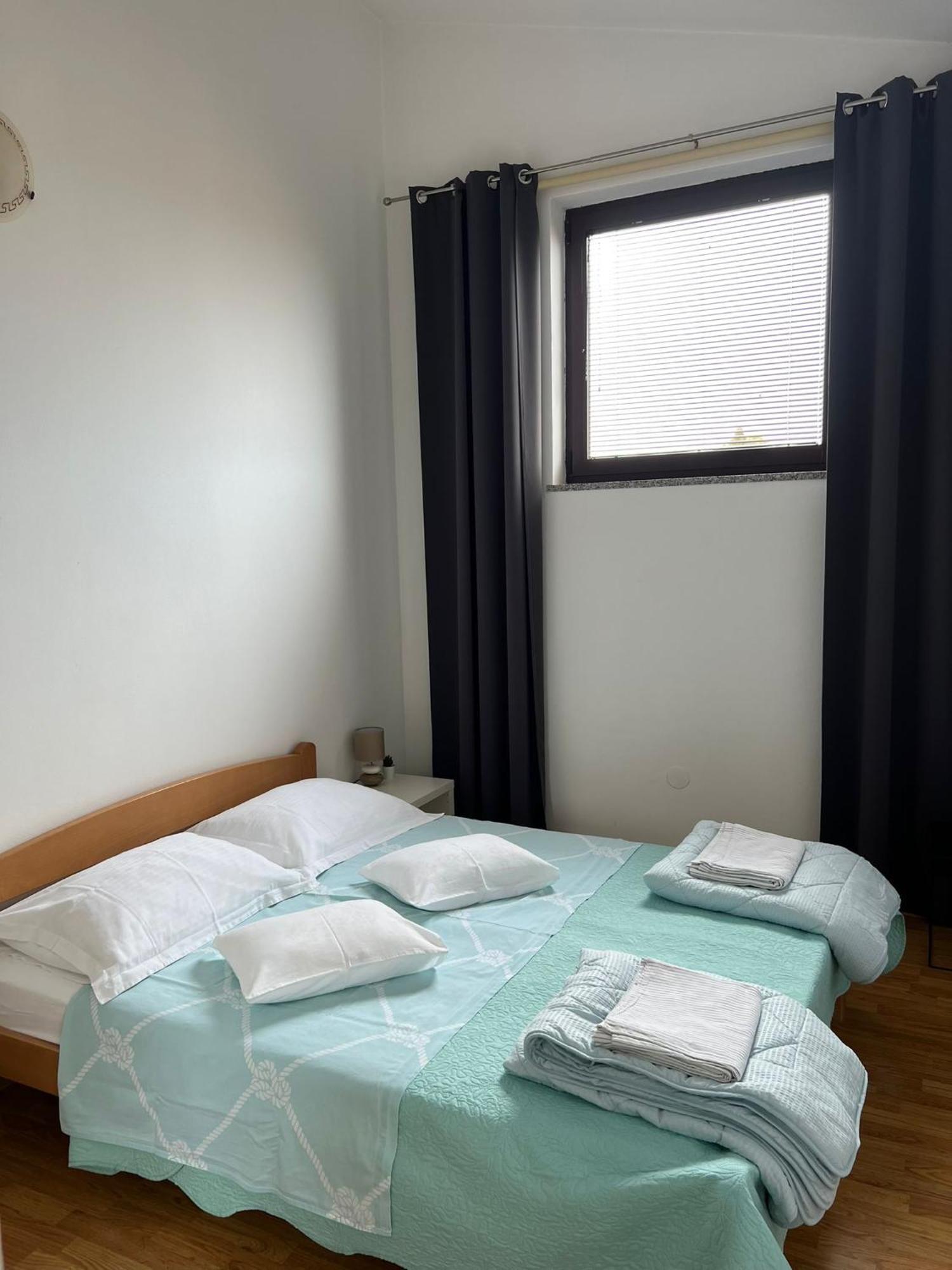 Apartments And Rooms Lorena 236 Ровінь Екстер'єр фото