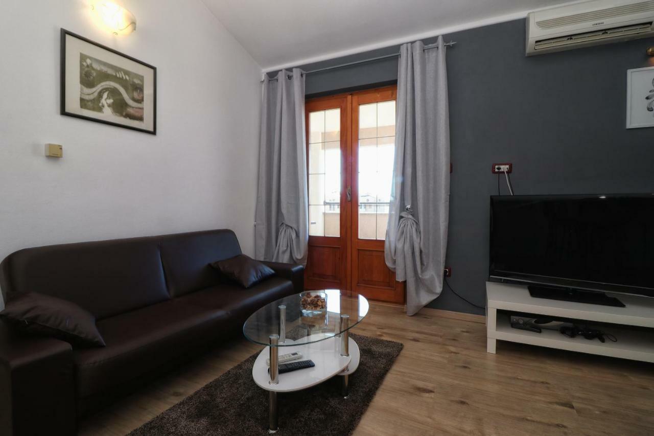 Apartments And Rooms Lorena 236 Ровінь Екстер'єр фото